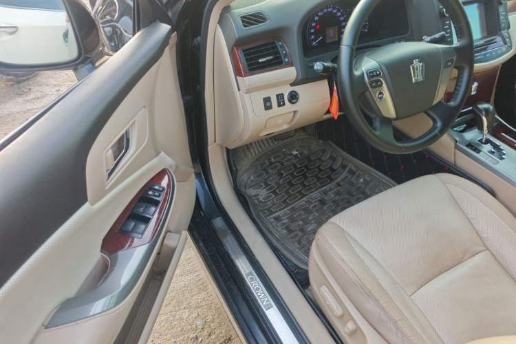 Used Toyota Crown 2012 2.5L Royal Leather Edition Driver Seat