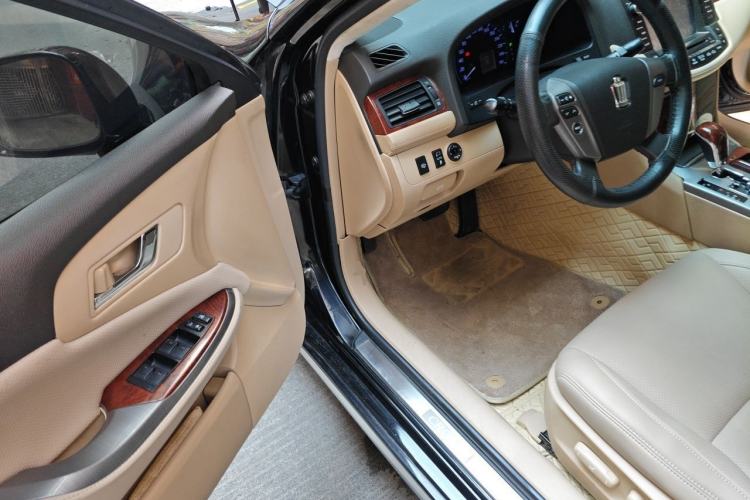 Used Toyota Crown 2012 2.5L Royal Driver Seat