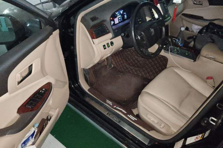 Used Toyota Crown 2012 2.5L Royal Leather Edition Driver Seat