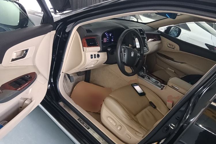 Used Toyota Crown 2012 2.5L Royal Driver Seat