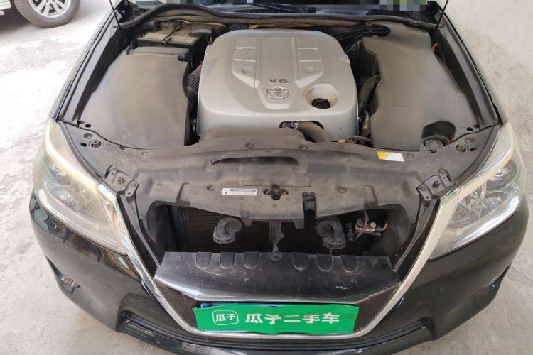 Used Toyota Crown 2012 2.5L Royal Engine Bay