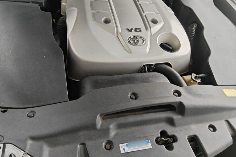 Used Toyota Crown 2012 2.5L Royal Leather Edition Engine Bay