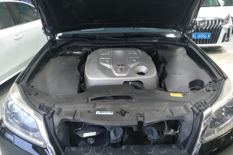 Used Toyota Crown 2012 2.5L Royal Leather Edition Engine Bay