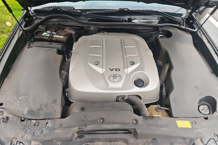 Used Toyota Crown 2012 2.5L Royal Leather Edition Engine Bay