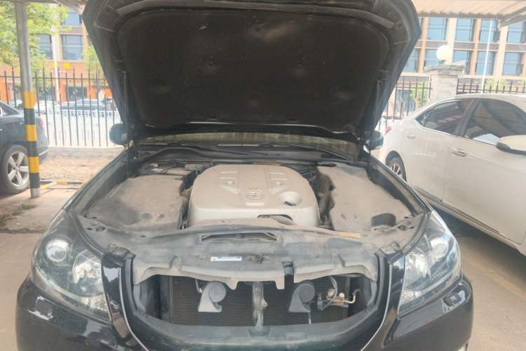 Used Toyota Crown 2012 2.5L Royal Engine Bay