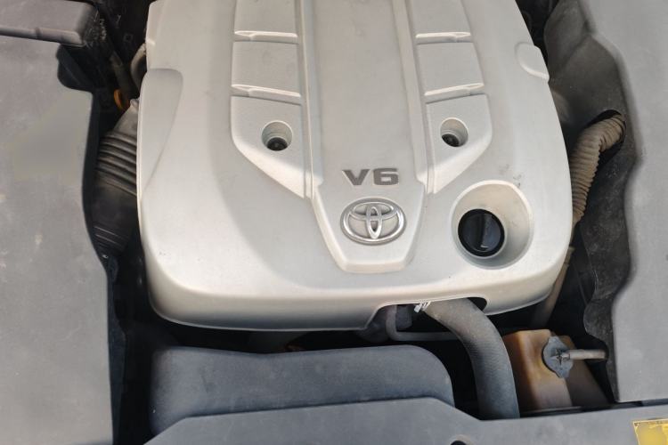 Used Toyota Crown 2012 2.5L Royal Leather Edition Engine Bay