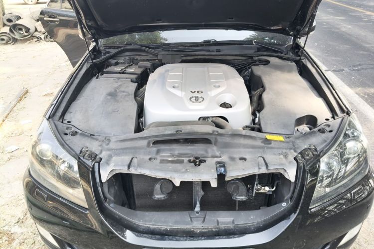 Used Toyota Crown 2012 2.5L Royal Leather Edition Engine Bay