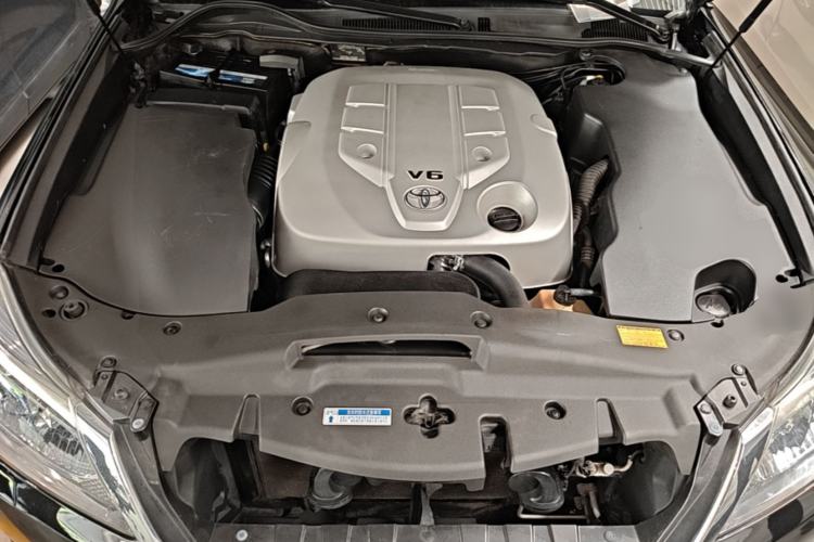 Used Toyota Crown 2012 2.5L Royal Leather Edition Engine Bay