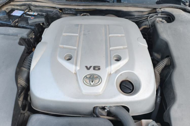 Used Toyota Crown 2012 2.5L Royal Leather Edition Engine Bay