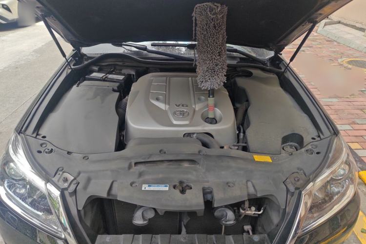 Used Toyota Crown 2012 2.5L Royal Leather Edition Engine Bay
