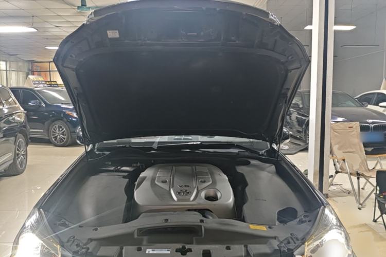 Used Toyota Crown 2012 3.0L Royal Saloon VIP Engine Bay