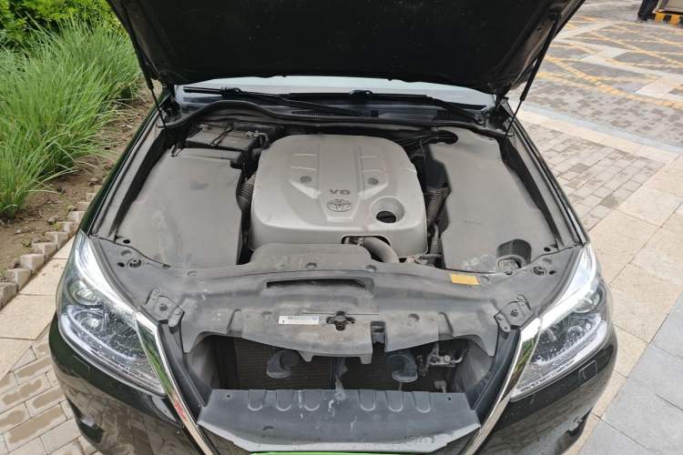Used Toyota Crown 2012 2.5L Royal Navigation Edition Engine Bay