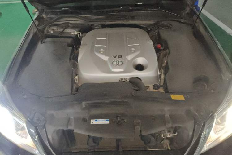 Used Toyota Crown 2012 2.5L Royal Leather Edition Engine Bay