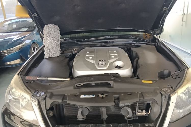 Used Toyota Crown 2012 2.5L Royal Engine Bay