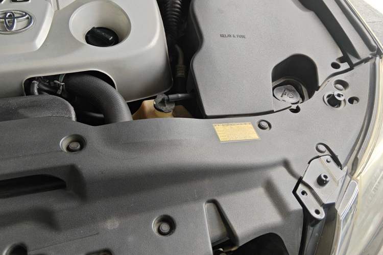 Used Toyota Crown 2012 2.5L Royal Leather Edition Engine Bay Left