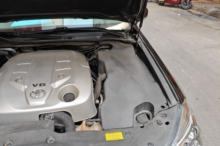 Used Toyota Crown 2012 2.5L Royal Engine Bay Left