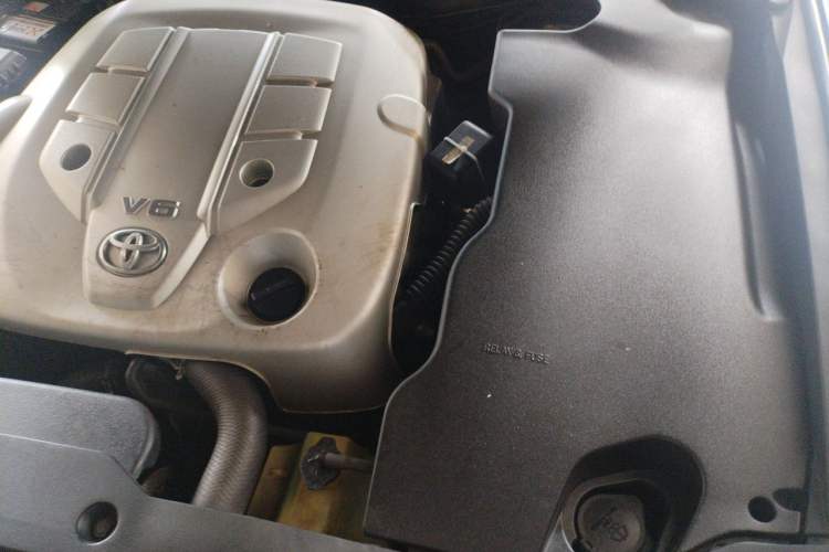Used Toyota Crown 2012 2.5L Royal Comfort Edition Engine Bay Left