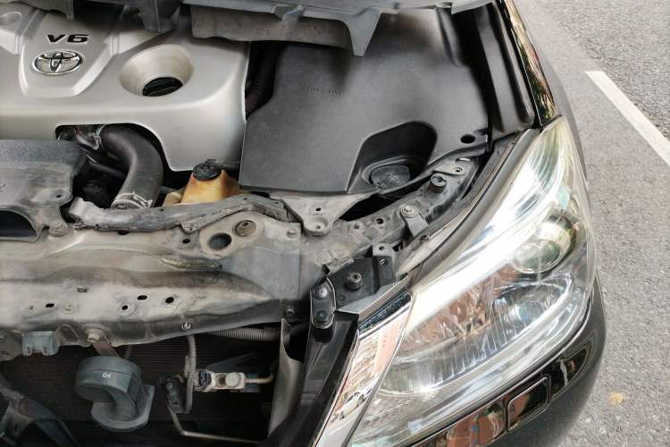 Used Toyota Crown 2012 2.5L Royal Leather Edition Engine Bay Left