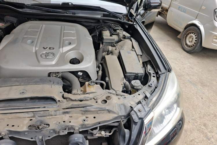 Used Toyota Crown 2012 2.5L Royal Leather Edition Engine Bay Left