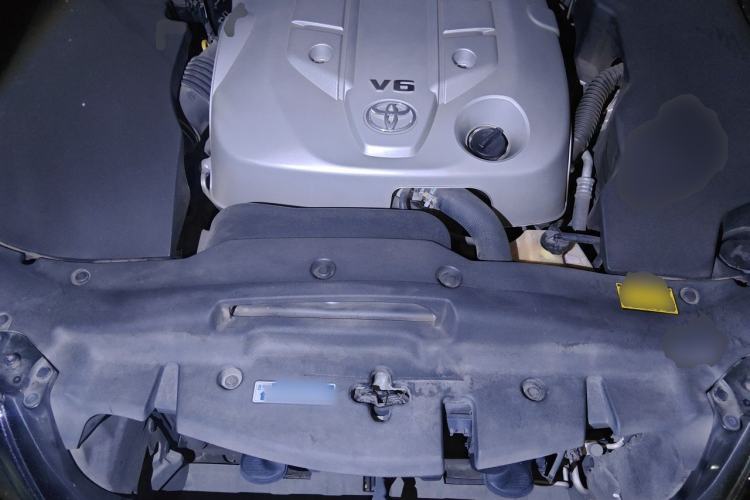 Used Toyota Crown 2012 2.5L Royal Leather Edition Engine Bay