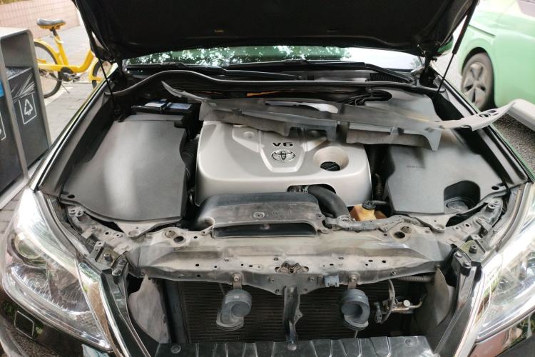 Used Toyota Crown 2012 2.5L Royal Leather Edition Engine Bay