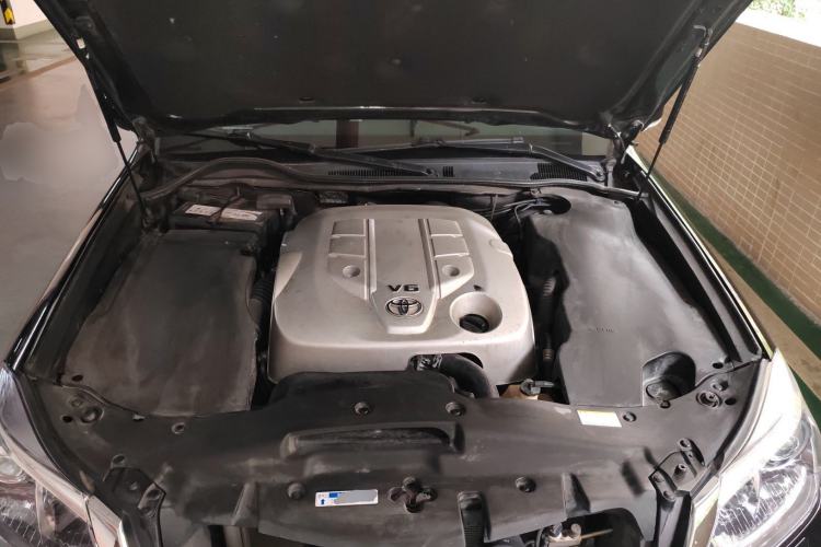 Used Toyota Crown 2012 2.5L Royal Leather Edition Engine Bay