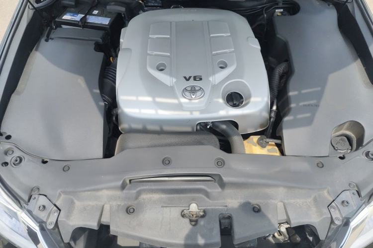 Used Toyota Crown 2012 2.5L Royal Leather Edition Engine Bay