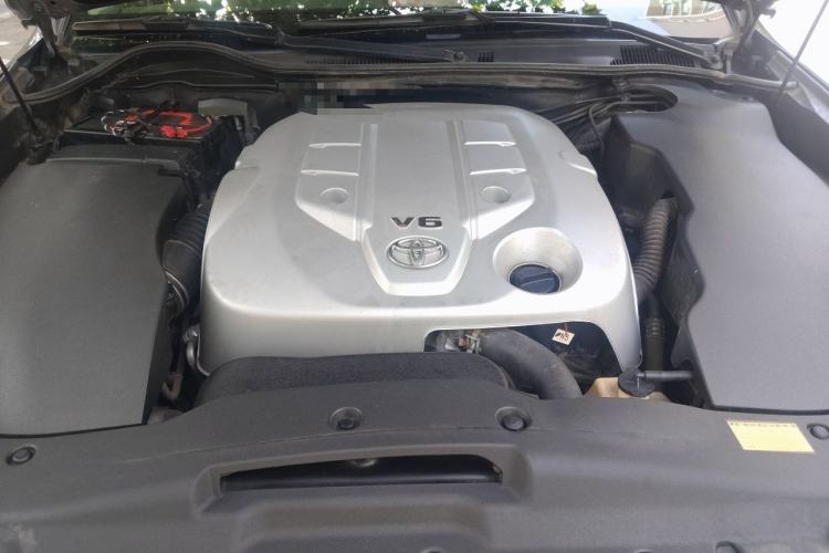 Used Toyota Crown 2012 2.5L Royal Leather Edition Engine Bay