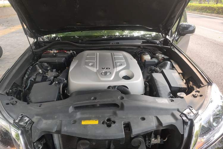 Used Toyota Crown 2012 2.5L Royal Leather Edition Engine Bay