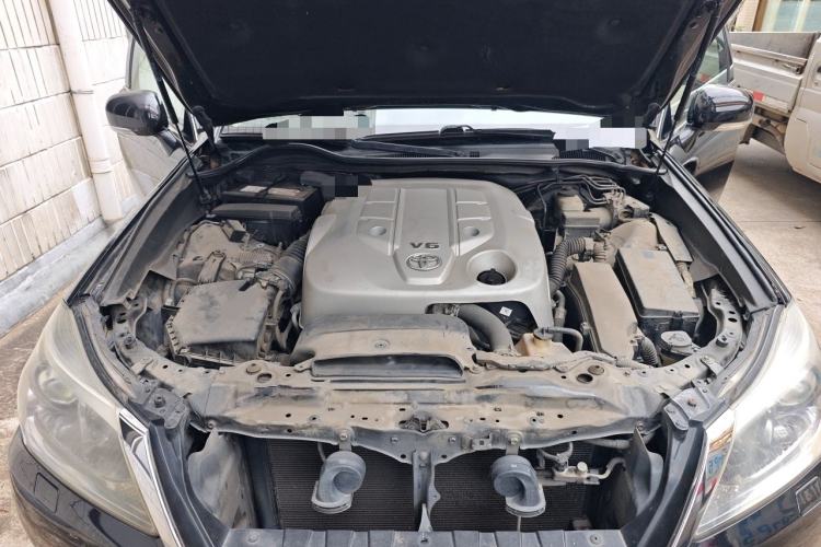 Used Toyota Crown 2012 2.5L Royal Leather Edition Engine Bay