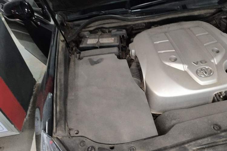 Used Toyota Crown 2012 2.5L Royal Comfort Edition Engine Bay Right