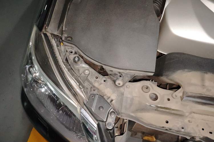 Used Toyota Crown 2012 2.5L Royal Leather Edition Engine Bay Right