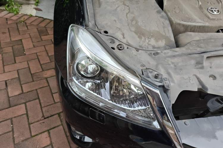 Used Toyota Crown 2012 2.5L Royal Navigation Edition Engine Bay Right