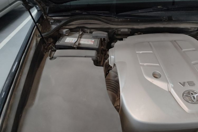 Used Toyota Crown 2012 2.5L Royal Comfort Edition Engine Bay Right