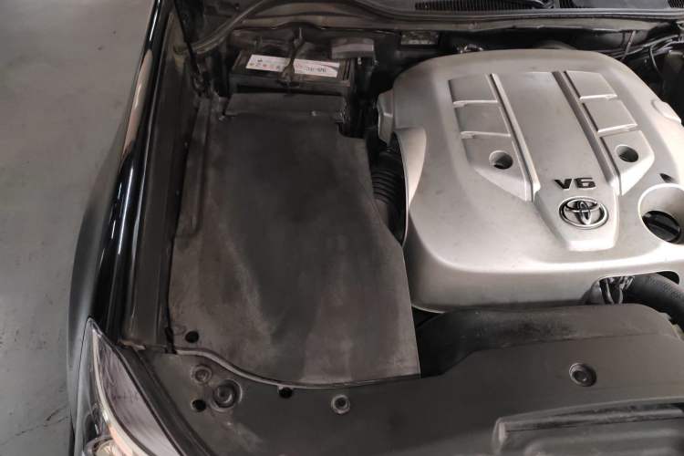 Used Toyota Crown 2012 2.5L Royal Leather Edition Engine Bay Right