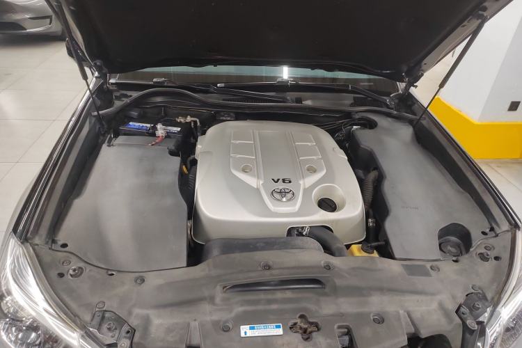 Used Toyota Crown 2012 2.5L Royal Leather Edition Engine Bay