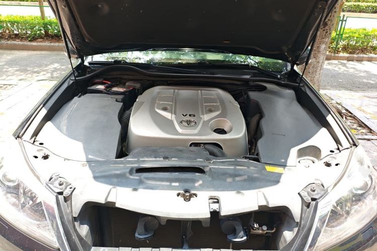 Used Toyota Crown 2012 2.5L Royal Leather Edition Engine Bay
