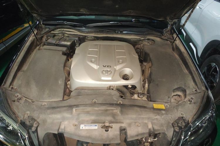 Used Toyota Crown 2012 2.5L Royal Leather Edition Engine Bay