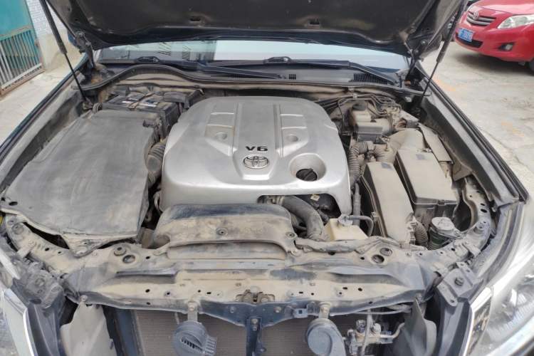 Used Toyota Crown 2012 2.5L Royal Leather Edition Engine Bay