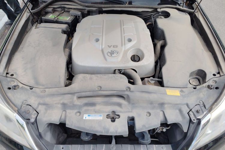 Used Toyota Crown 2012 2.5L Royal Leather Edition Engine Bay