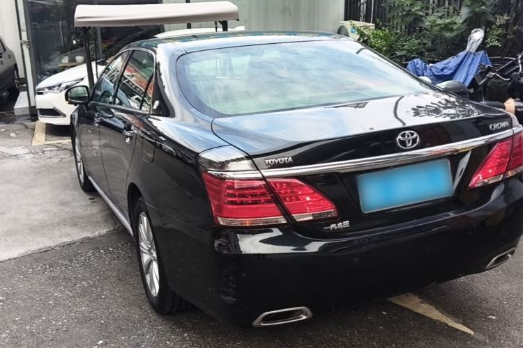 Used Toyota Crown 2012 2.5L Royal Leather Edition Exterior 2