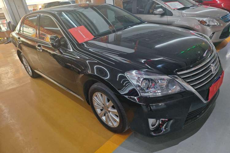 Used Toyota Crown 2012 2.5L Royal Leather Edition Exterior 2