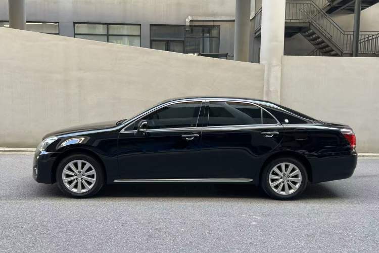 Used Toyota Crown 2012 2.5L Royal Leather Edition Exterior 2