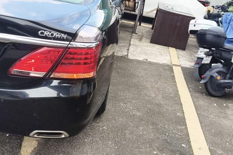 Used Toyota Crown 2012 2.5L Royal Leather Edition Exterior 3