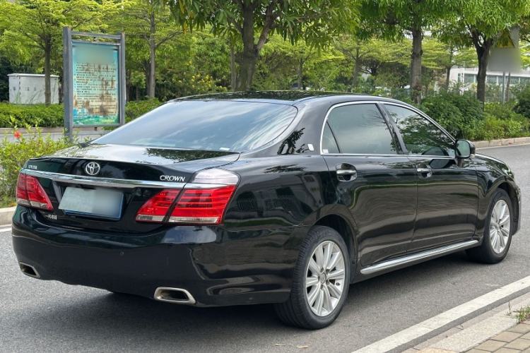 Used Toyota Crown 2012 2.5L Royal Leather Edition Exterior 4