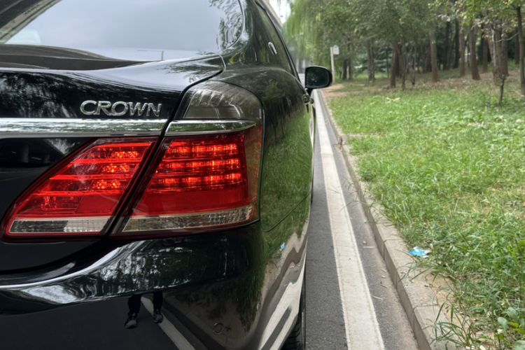 Used Toyota Crown 2012 2.5L Royal Leather Edition Exterior 6