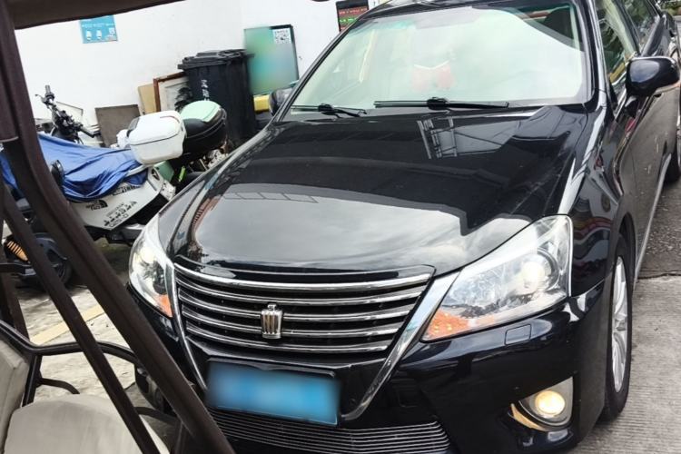 Used Toyota Crown 2012 2.5L Royal Leather Edition Front