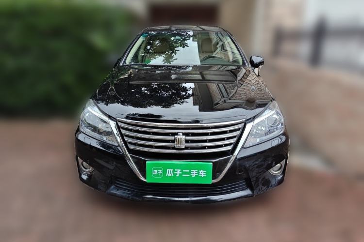 Used Toyota Crown 2012 2.5L Royal Navigation Edition Front