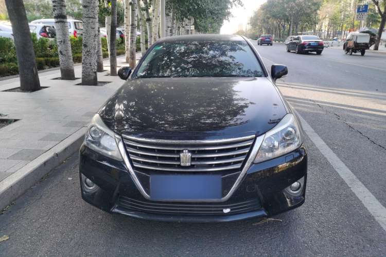 Used Toyota Crown 2012 2.5L Royal Front