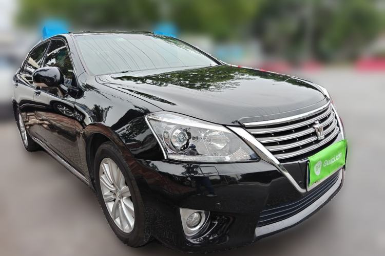 Used Toyota Crown 2012 2.5L Royal Leather Edition Front Right 45 Deg